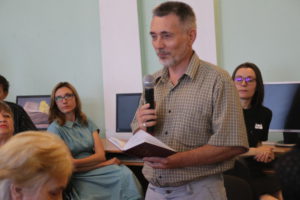 В Севастополе презентовали сборник духовной поэзии "Божий сад"