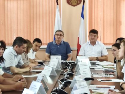 В Симферополе прошло расширенное заседание Общественного совета Госкомнаца Крыма