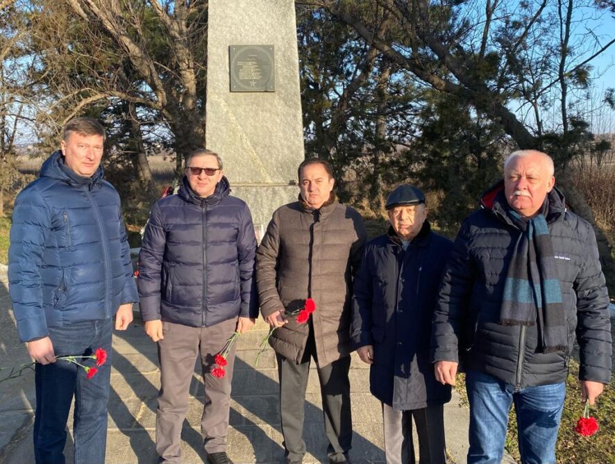 Президент фонда «Одиссей» принял участие в возложении цветов к мемориалу в память о расстреле евреев, крымчаков и цыган